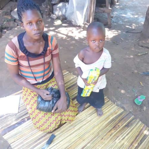 Sharing-of-foodstuff-to-vulnerable-children-in-Kaliro-2.jpg